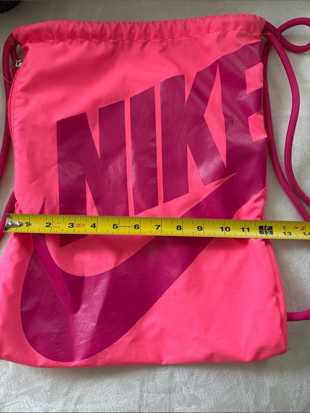 Pink on pink Nike sling bag - Picture 4 of 5